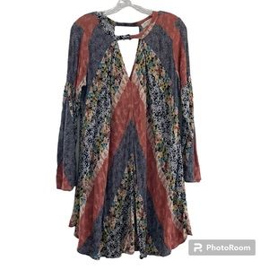 Umgee USA Long Bell Sleeves Keyholes Mixed Print Boho Swing Dress size Small